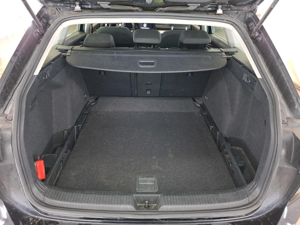 VOLKSWAGEN GOLF SW 2.0 TDI SCR 116 DSG7 Life Business 2022