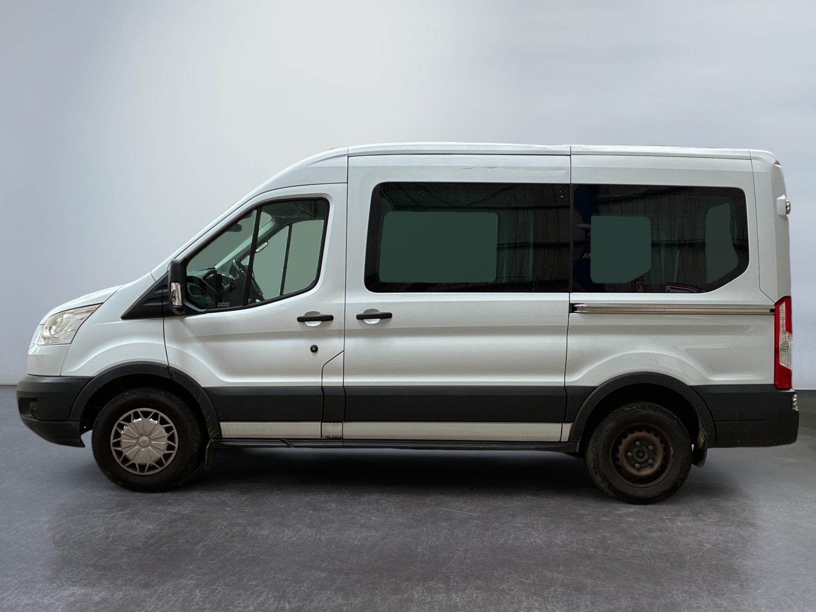 FORD TRANSIT KOMBI TPMR T330 L2H2 2.2 TDCi 125 Trend 2016