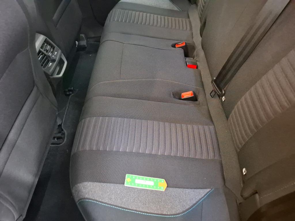 PEUGEOT 3008 Hybrid 225 e-EAT8 Active Pack 2023