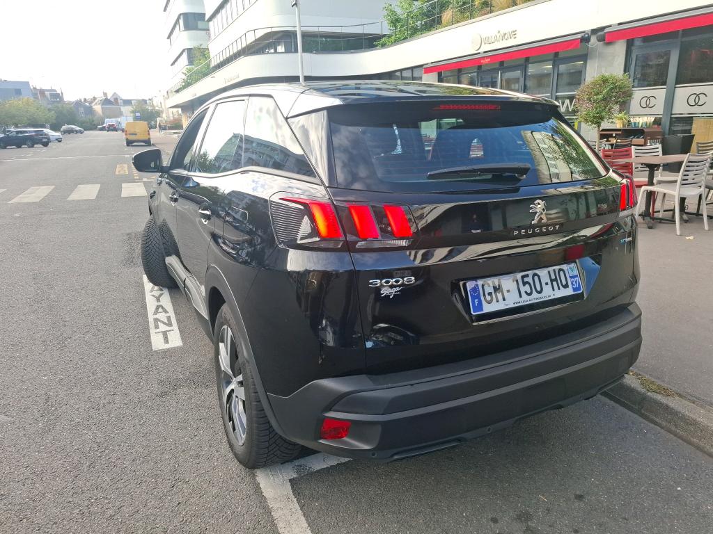 PEUGEOT 3008 Hybrid 225 e-EAT8 Active Pack 2023