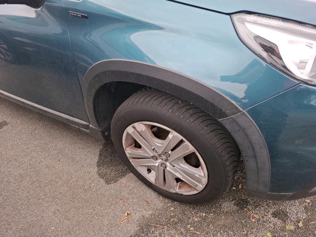 PEUGEOT 2008 PureTech 82ch S&S BVM5 Signature 2019