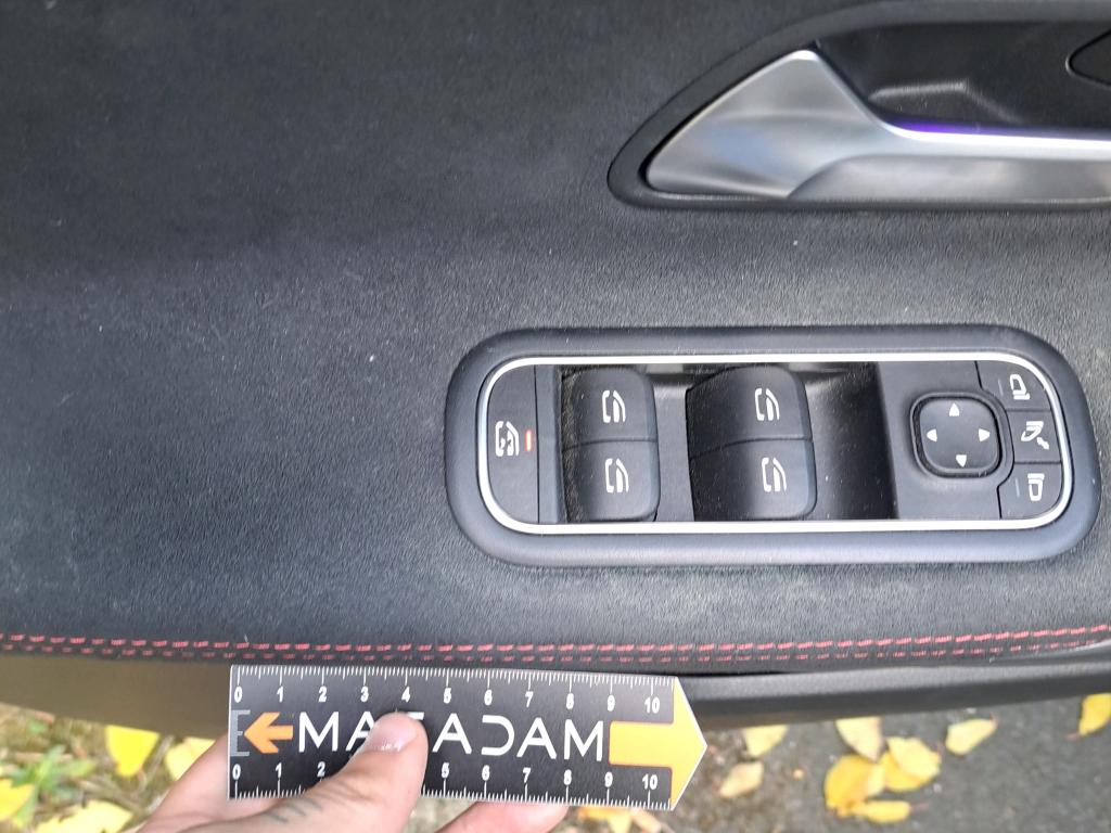 MERCEDES-BENZ CLASSE A 180 7G-DCT AMG Line 2022