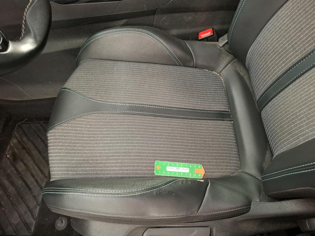 PEUGEOT 3008 Hybrid 225 e-EAT8 Allure 2022