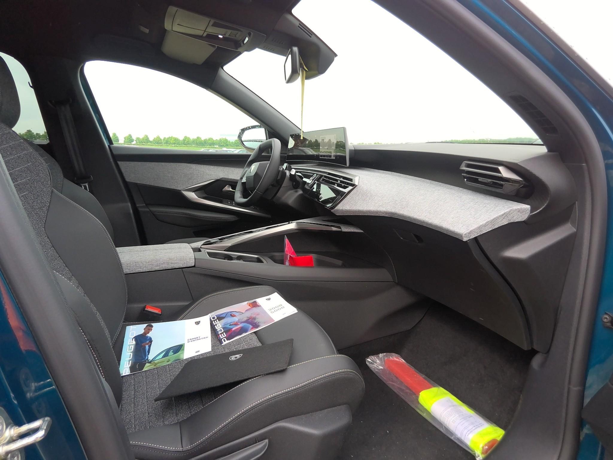 PEUGEOT 5008 Hybrid 145 ch e-DCS6 Allure 7pl 2026