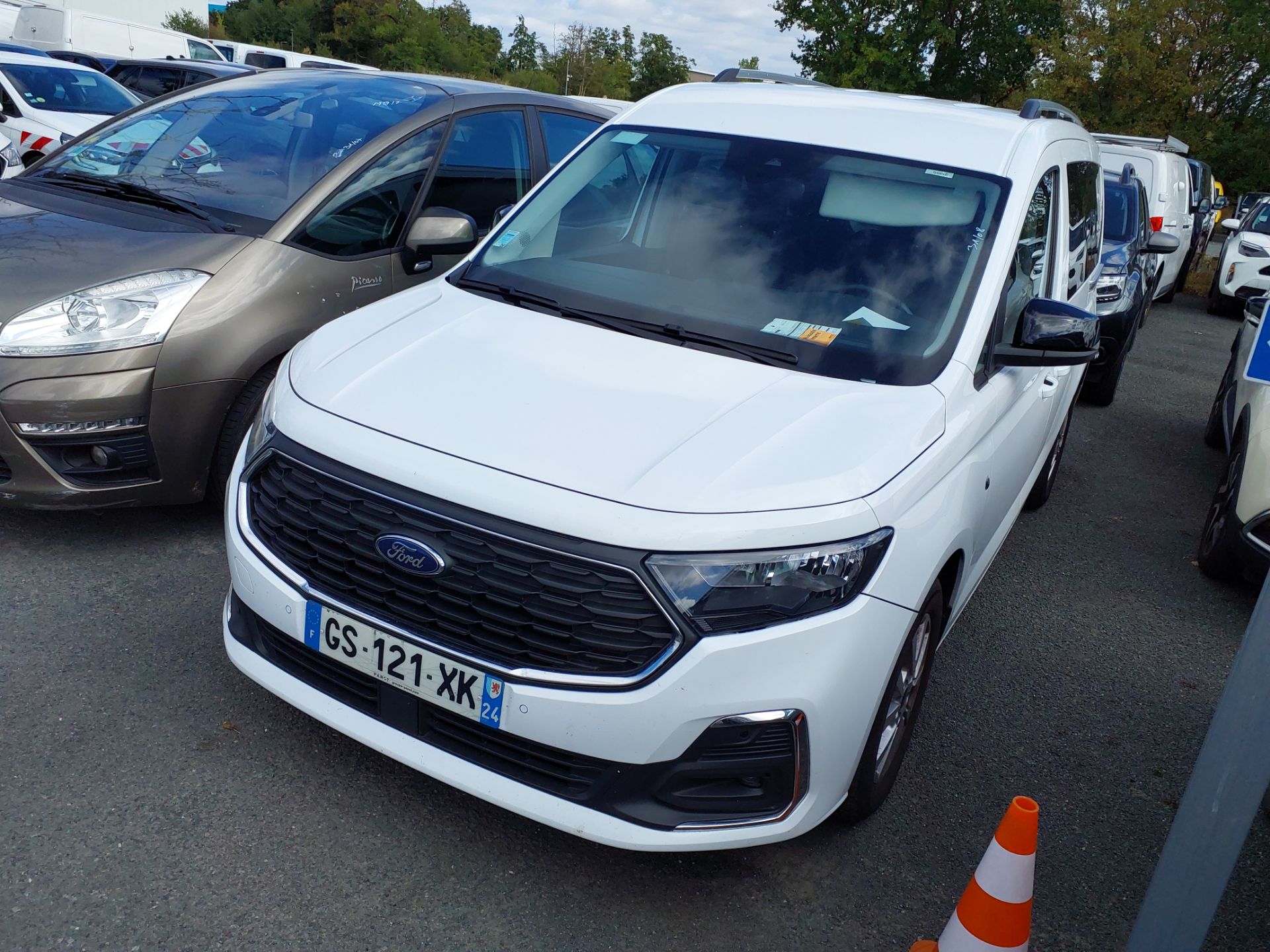 TOURNEO GRAND