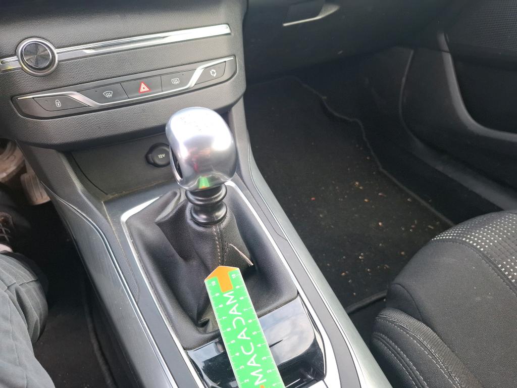 PEUGEOT 308 1.2 PureTech 130ch S&S BVM6 Allure 2015
