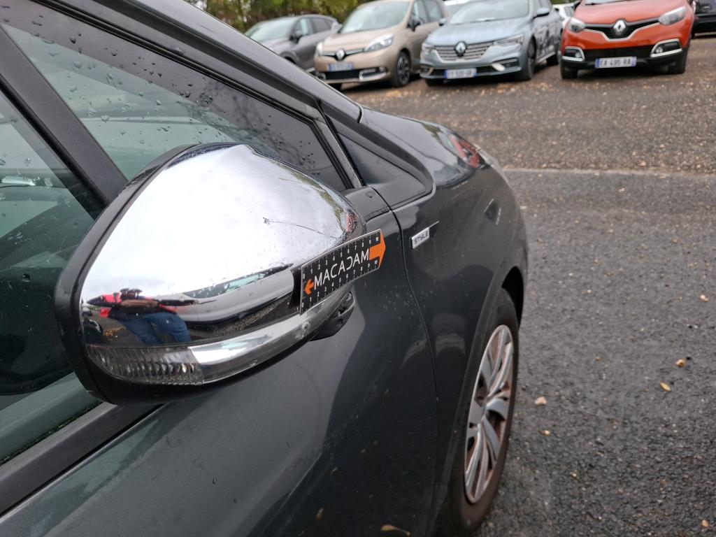 PEUGEOT 208 1.2 PureTech 82ch BVM5 Active 2015