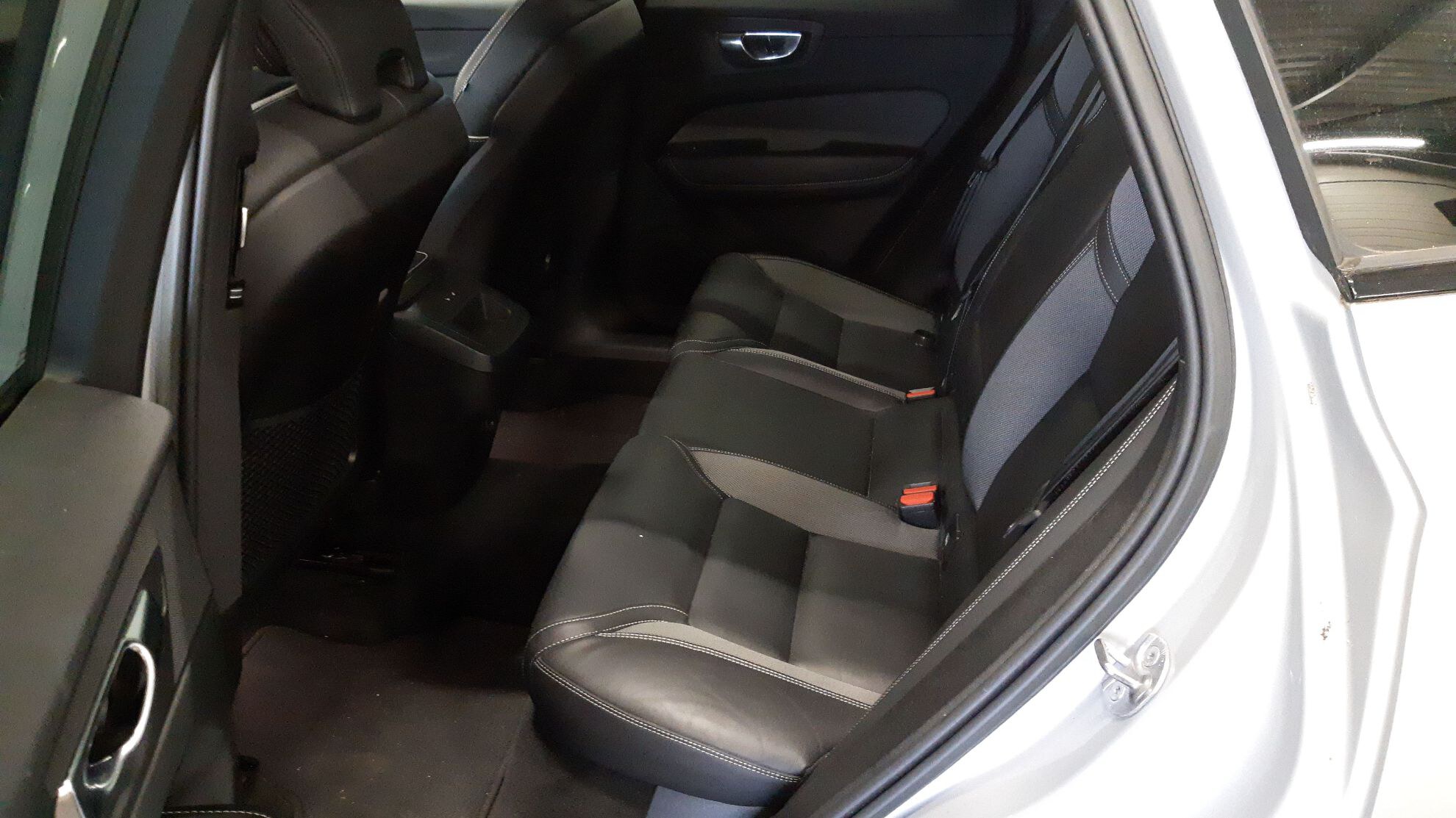 VOLVO XC60 B4 197 ch Geartronic 8 Plus Style Dark 2022