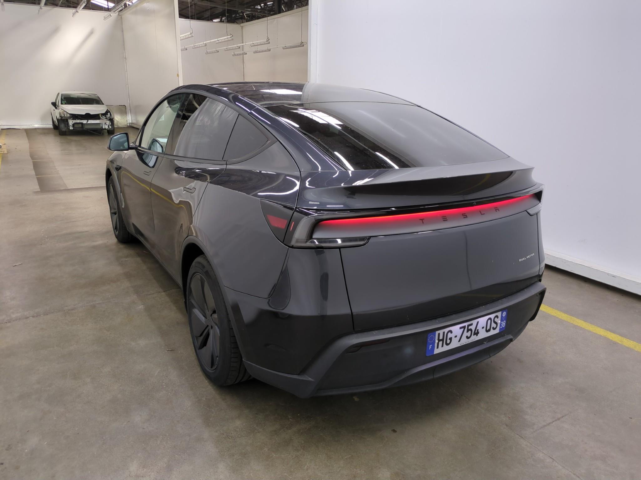 TESLA  2025