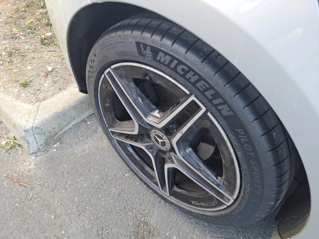 MERCEDES-BENZ CLASSE A 180 7G-DCT AMG Line 2022