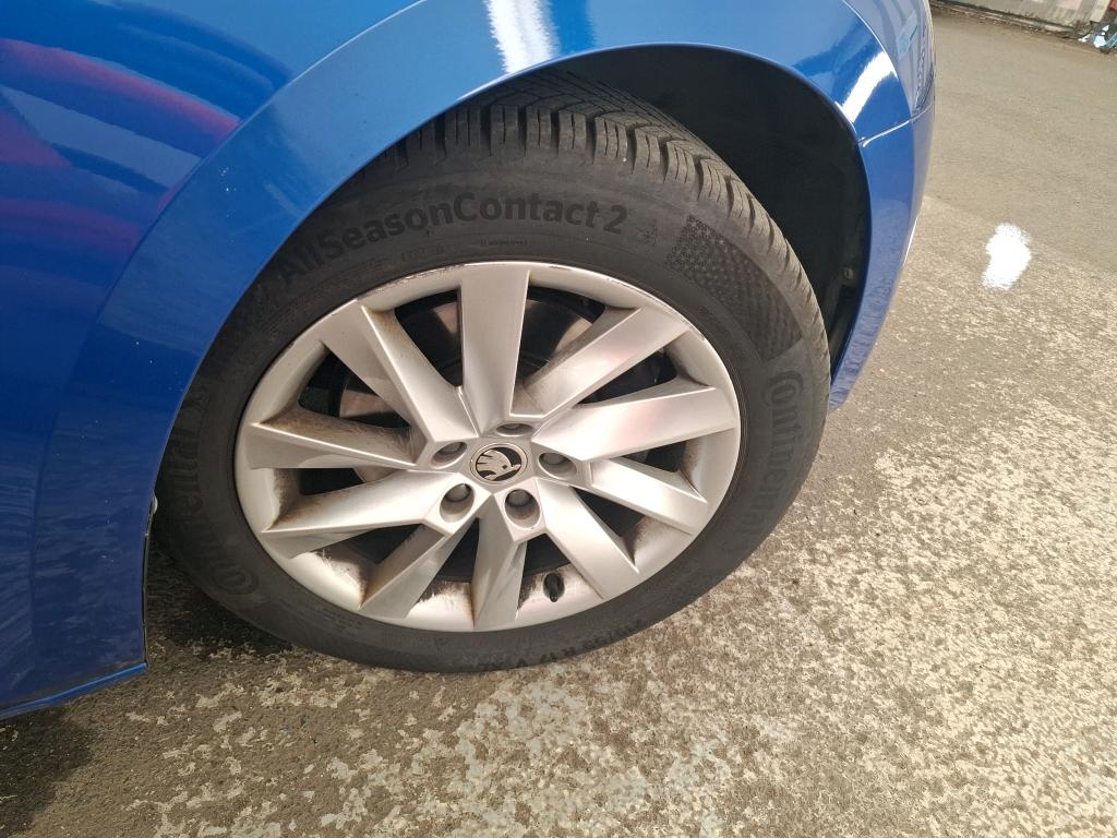 SKODA SUPERB COMBI 2.0 TDI 150 SCR DSG7 Business 2023