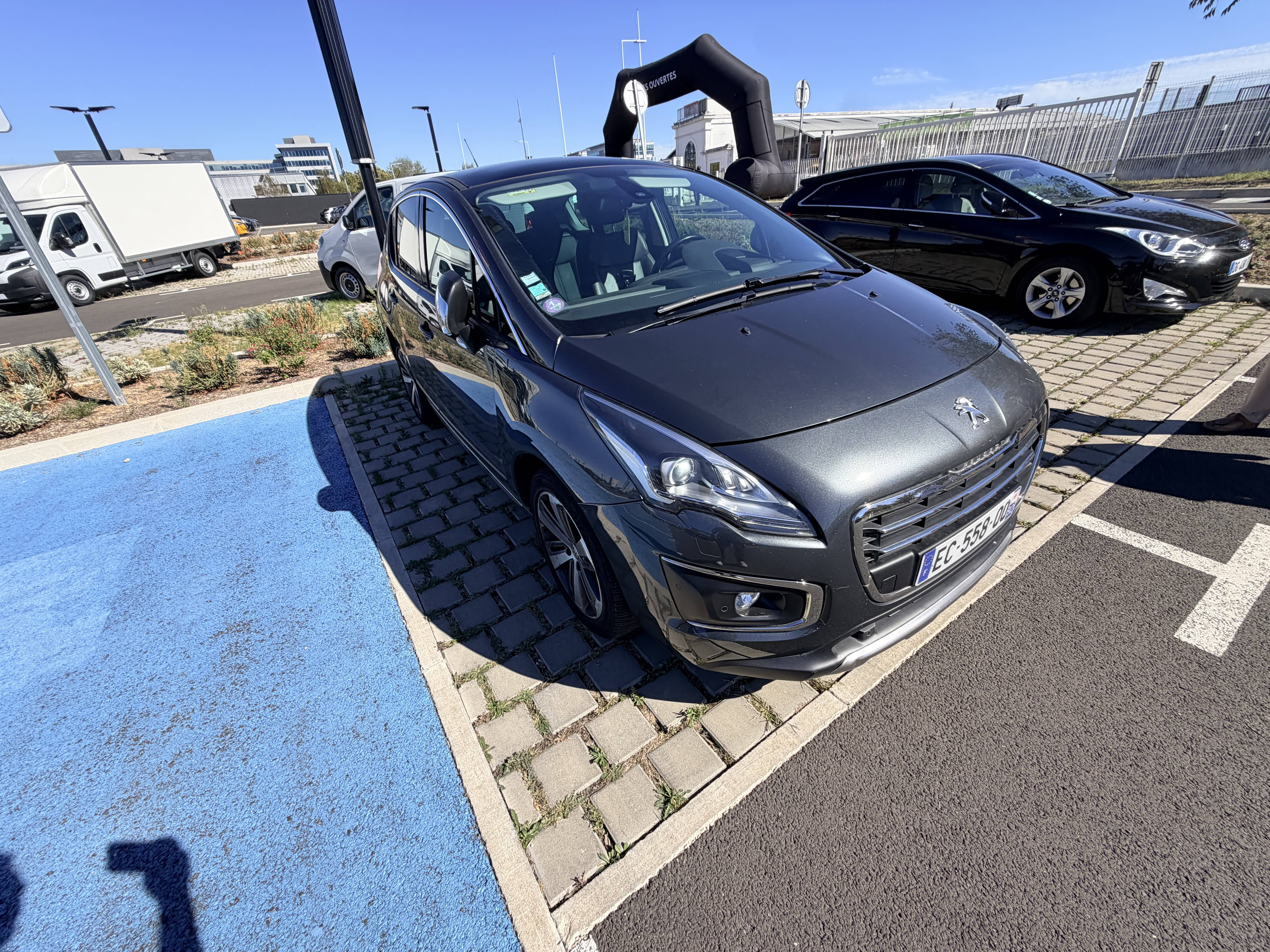 PEUGEOT 3008 1.6 THP 165ch S&S EAT6 Féline Féline 2016