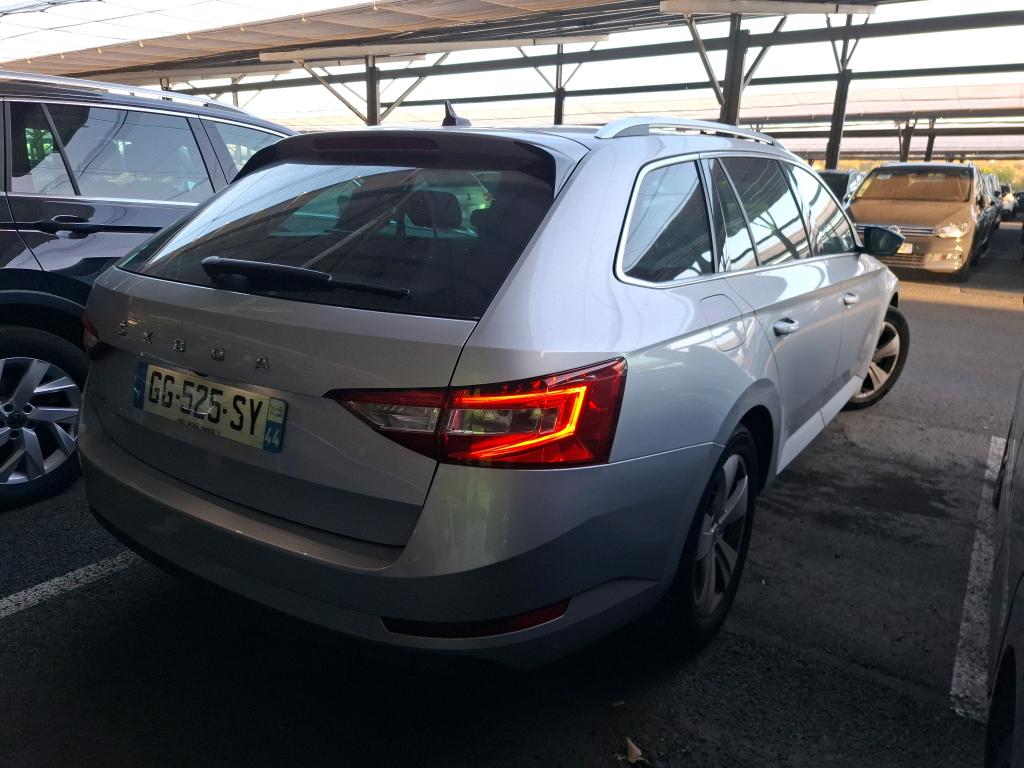SKODA SUPERB COMBI 1.5 TSI 150 ACT DSG7 Business 2022