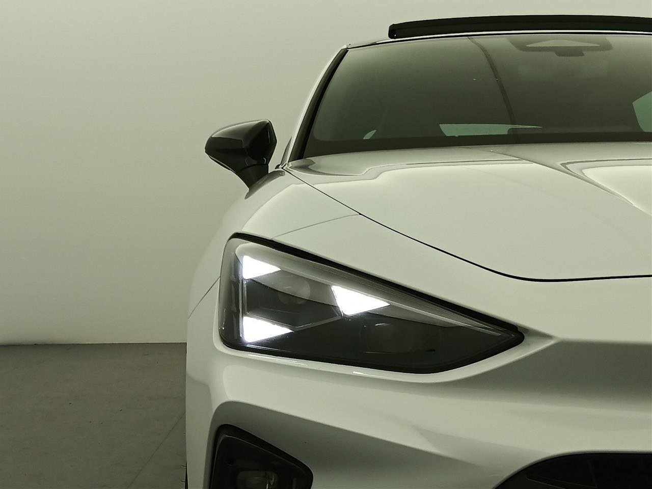 CUPRA Leon 1.5 eTSI Hybrid150 ch DSG7 V 2025