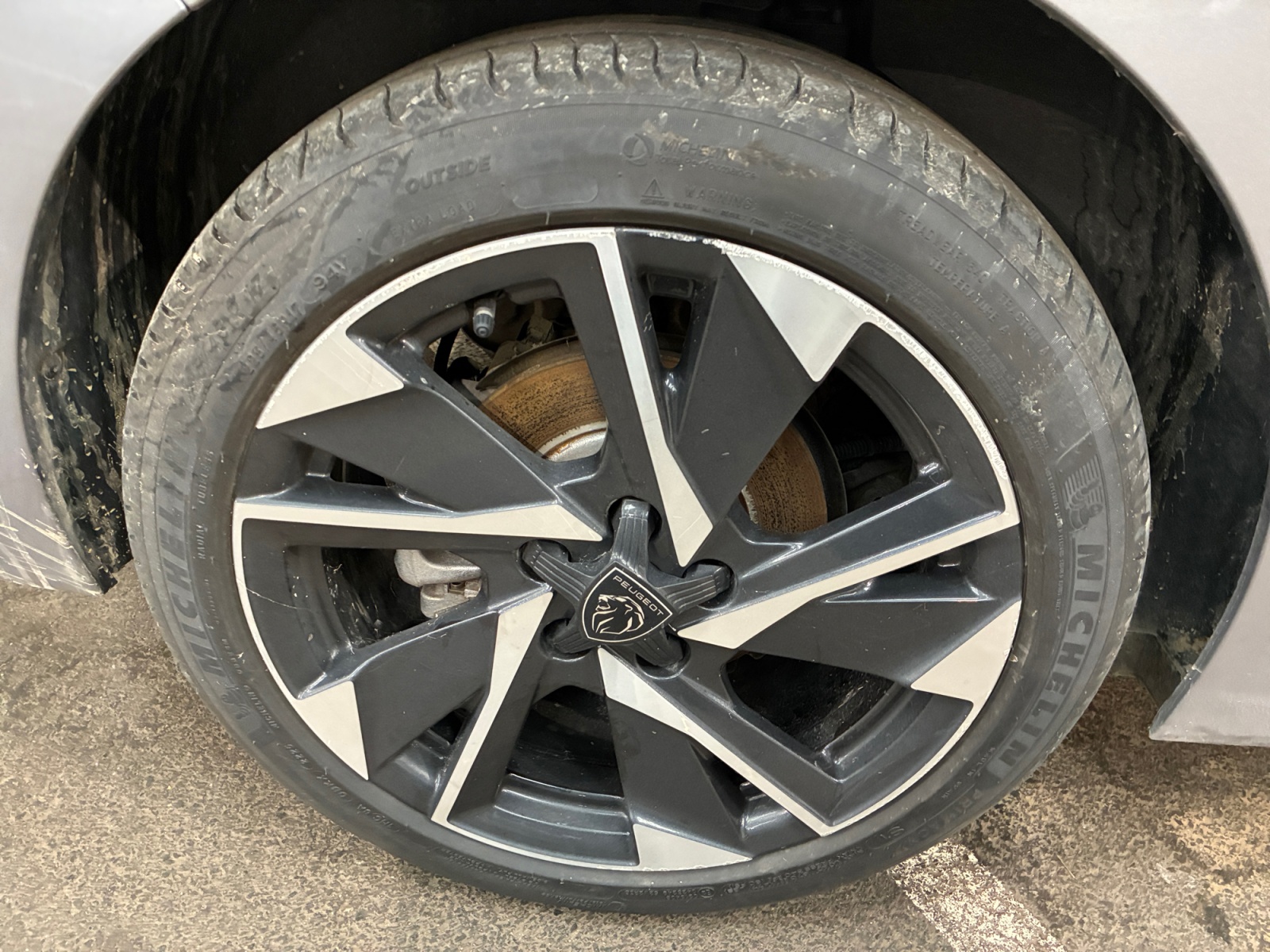 PEUGEOT 308 Hybrid 145 e-DCS6 Allure 2025