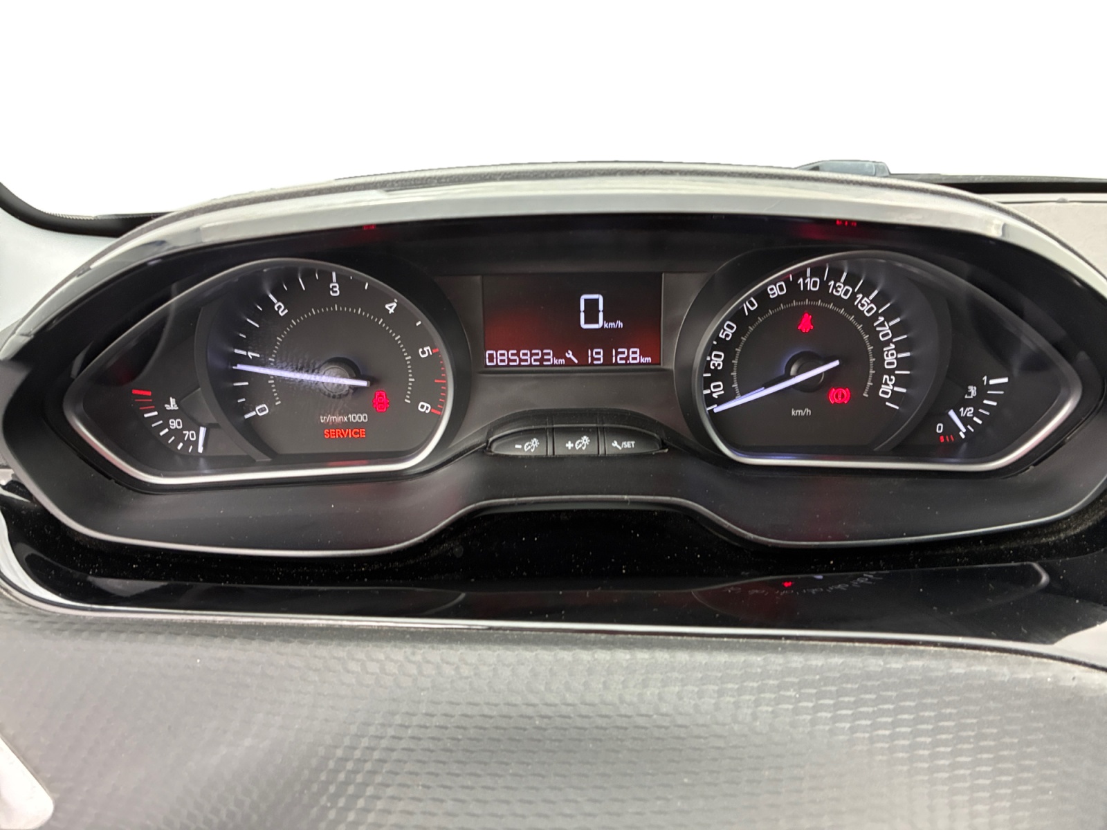 PEUGEOT 208 1.6 BlueHDi 100ch BVM5 Allure Allure 2016