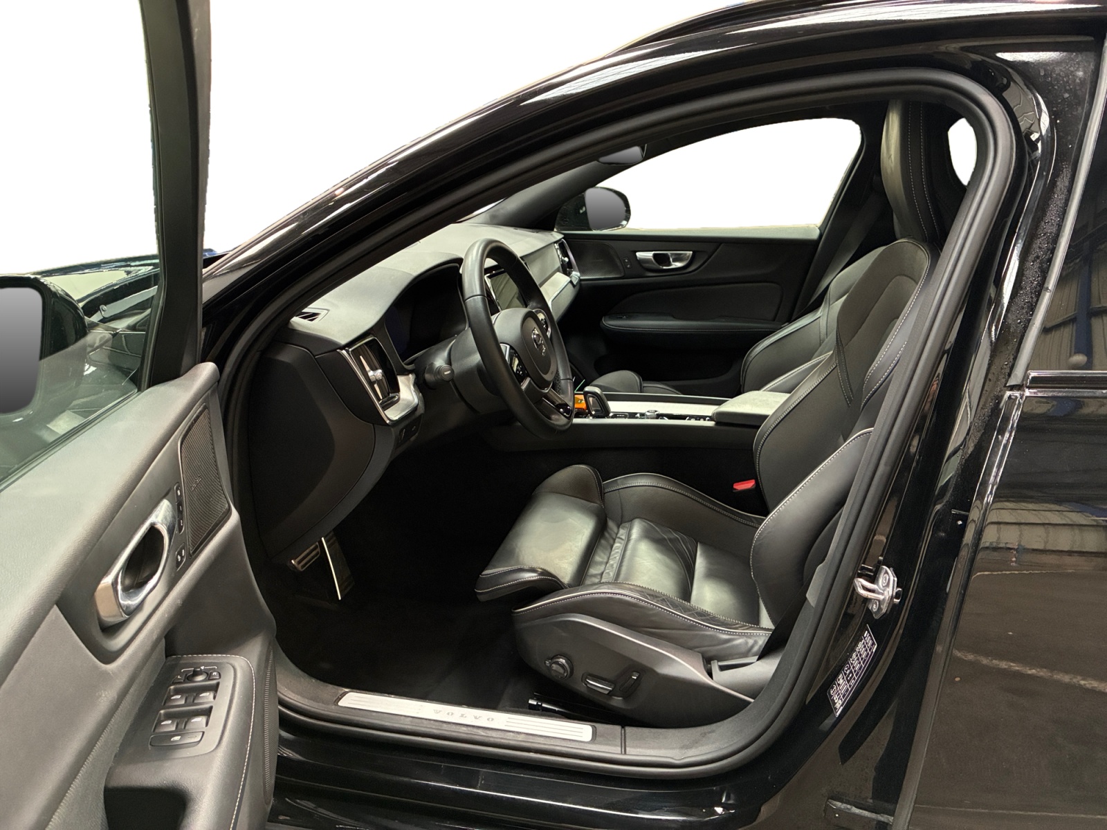 VOLVO V60 B3 163 ch Geartronic 8 R-Design 2021