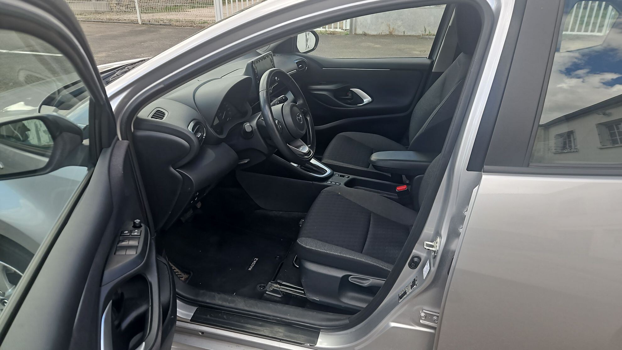 MAZDA MAZDA2 HYBRID 1.5L CVT 116 ch Agile 2024