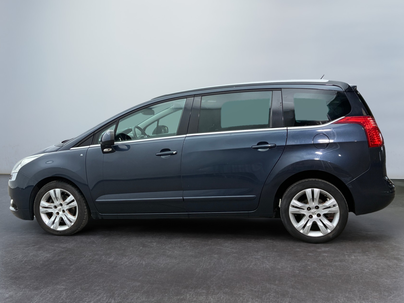PEUGEOT 5008 2.0 HDi 150ch FAP BVM6 Allure 7pl 2013