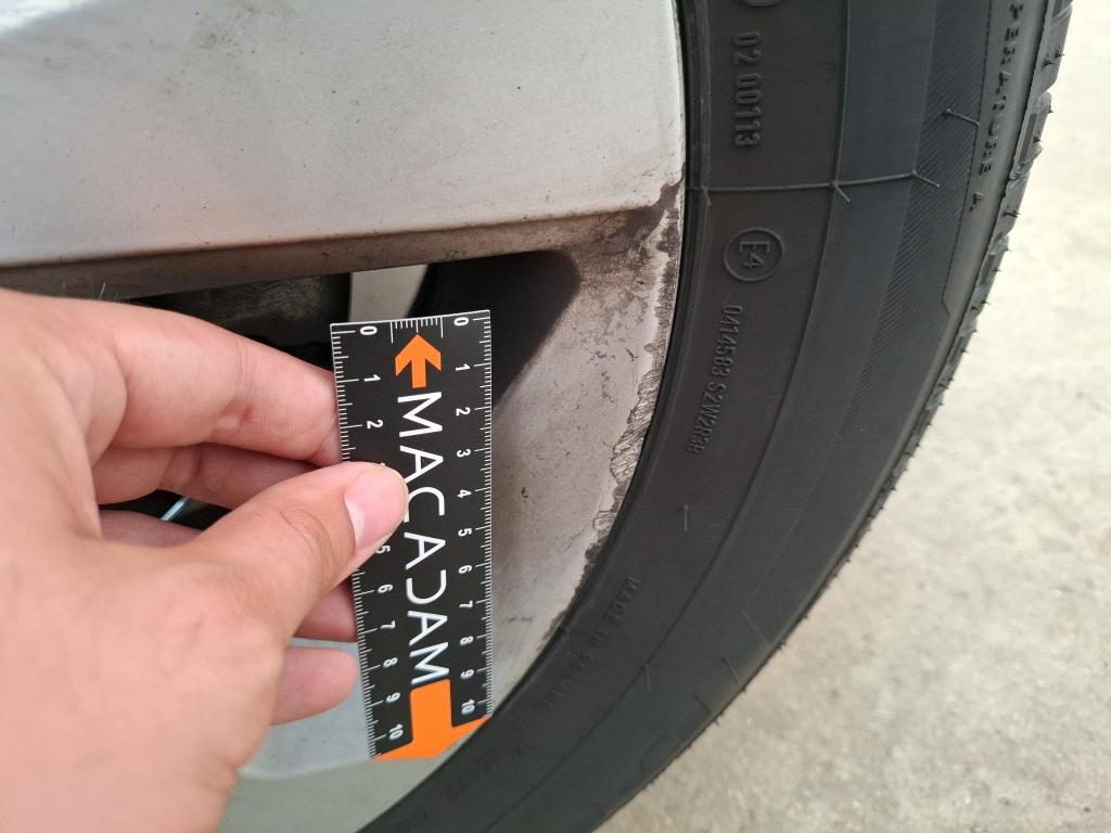 NISSAN  2019