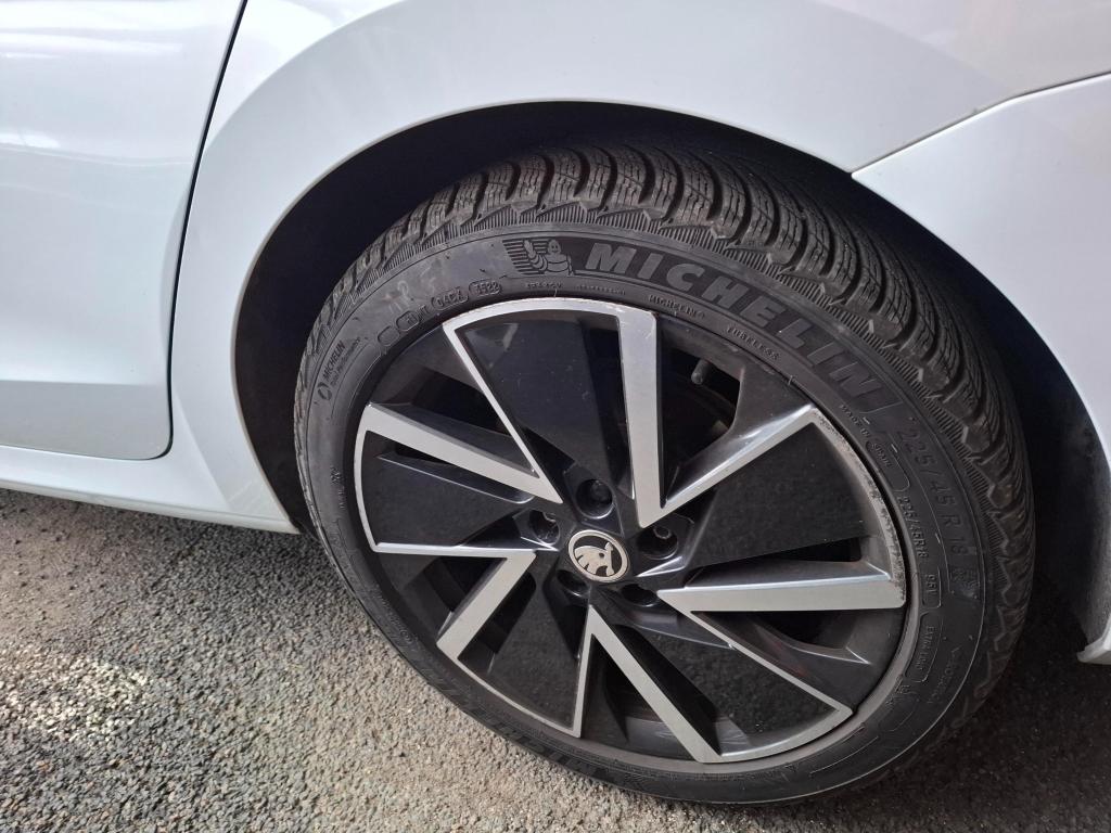 SKODA OCTAVIA COMBI 1.4 TSI PHEV iV 204 ch DSG6e Business 2021