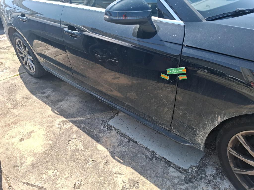 AUDI A4 AVANT 30 TDI 136 S tronic 7 Business Line 2023