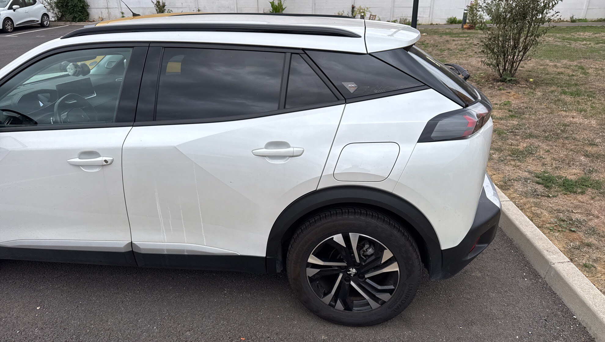PEUGEOT 2008 PureTech 130 S&S EAT8 Roadtrip 2021