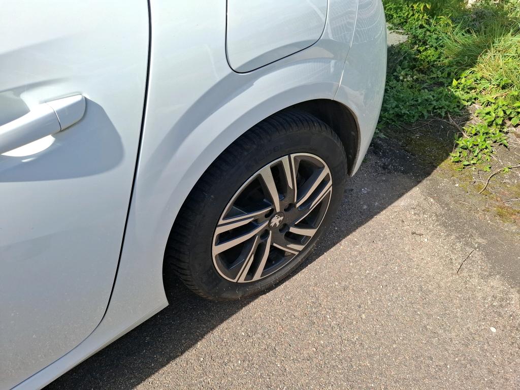 PEUGEOT 208) 208 PureTech 100 S&S EAT8 Allure Pack 2023