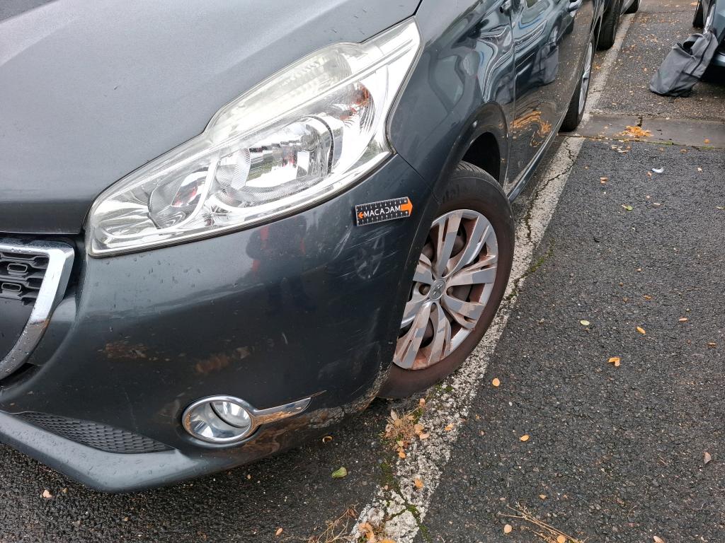 PEUGEOT 208 1.2 PureTech 82ch BVM5 Active 2015