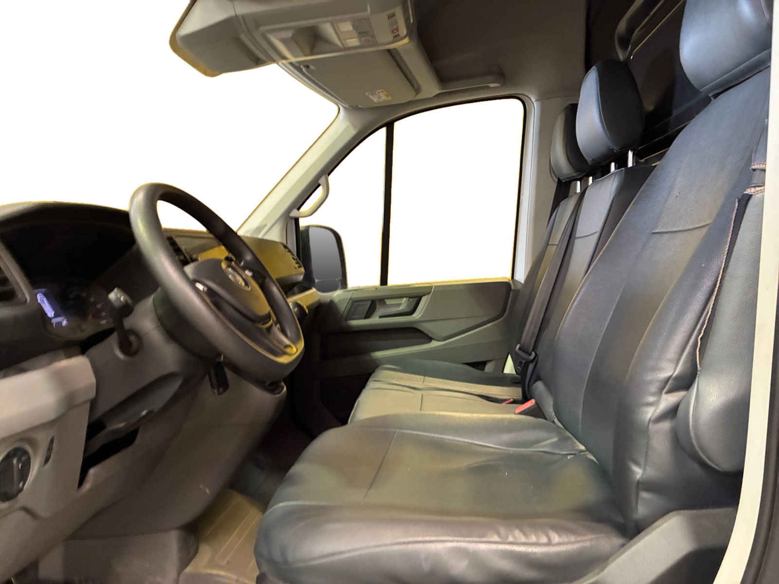 VOLKSWAGEN CRAFTER VAN 35 L3H3 2.0 TDI 140 CH BUSINESS 2022