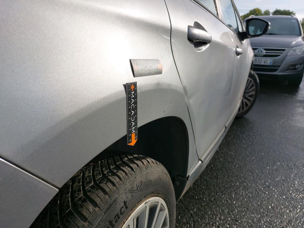 PEUGEOT 2008 1.6 e-HDi 92ch FAP BVM5 Active 2015