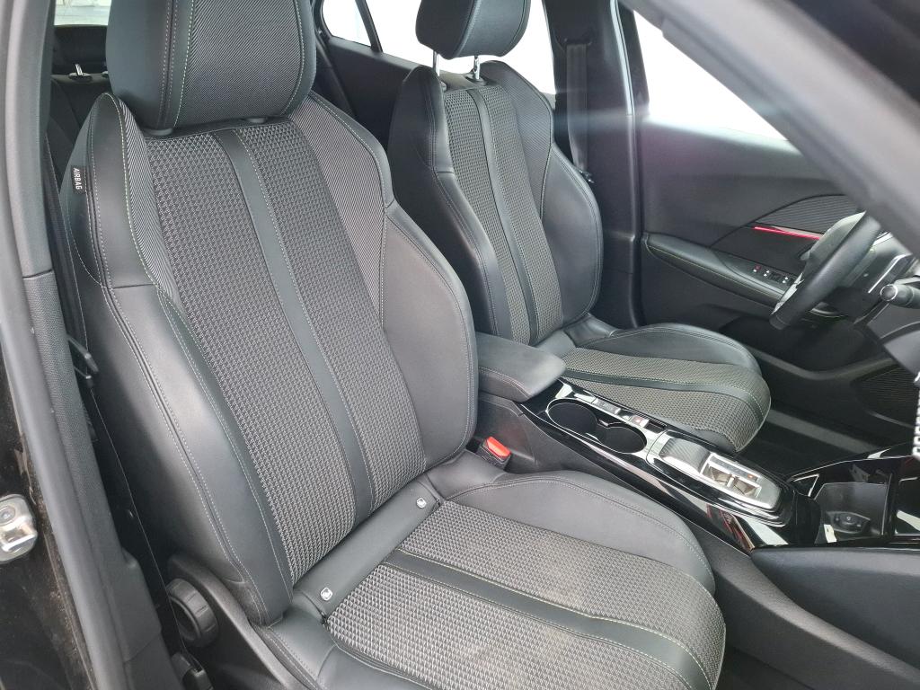 PEUGEOT 2008 BlueHDi 130 S&S EAT8 GT 2022