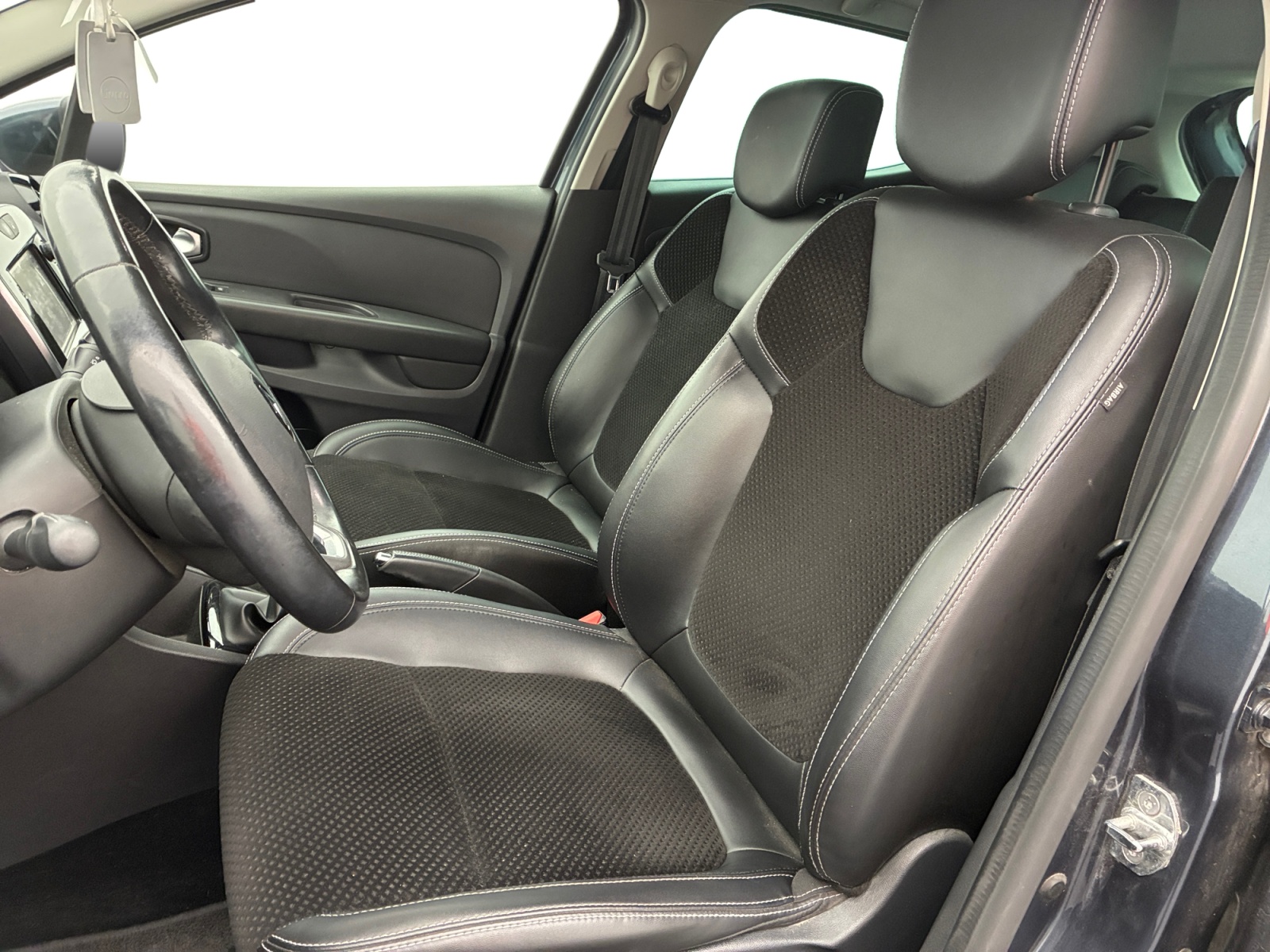 RENAULT Clio dCi 90 E6C Intens Intens 2019