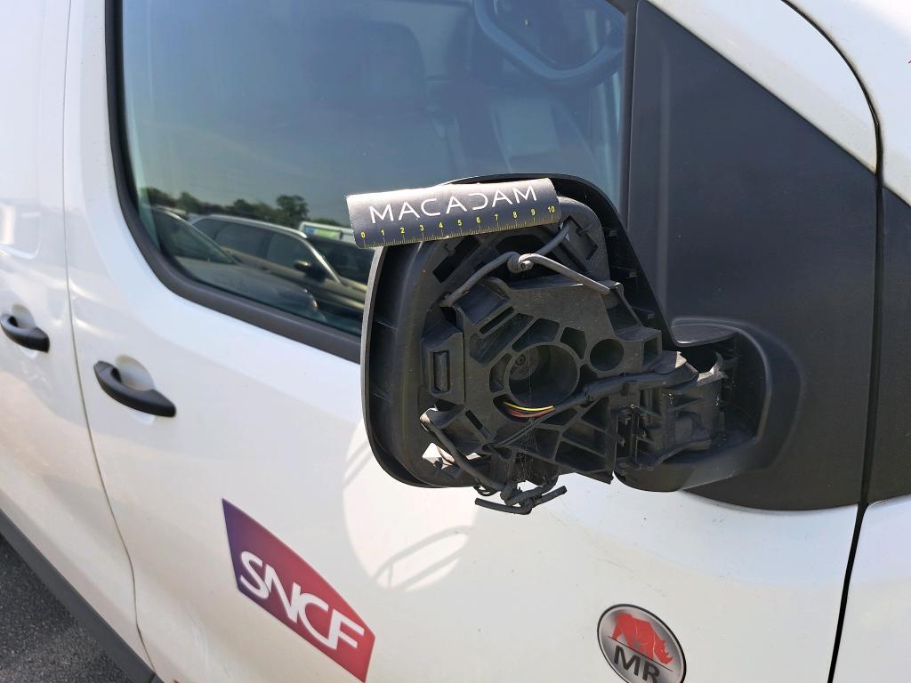 PEUGEOT EXPERT FGN TOLE STANDARD 2.0 BLUEHDI 120 S&S BVM6 PREMIUM 2019