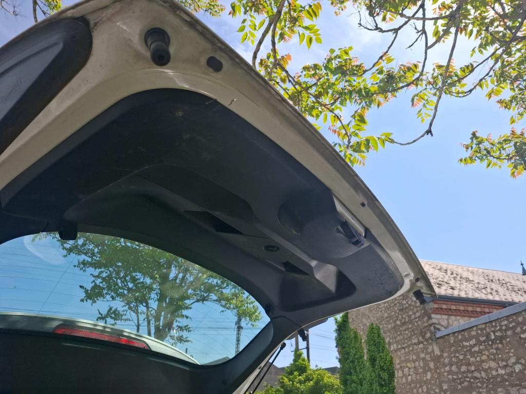 PEUGEOT 2008 BlueHDi 110 S&S BVM6 Active Pack 2021