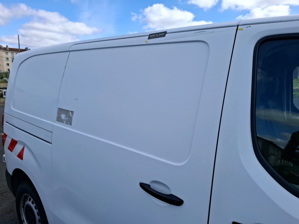 PEUGEOT EXPERT FOURGON TOLE STANDARD 2.0 BLUEHDI 120 S&S BVM6 PREMIUM 2018