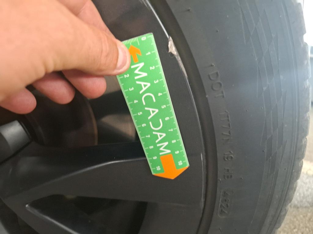 TESLA  2023