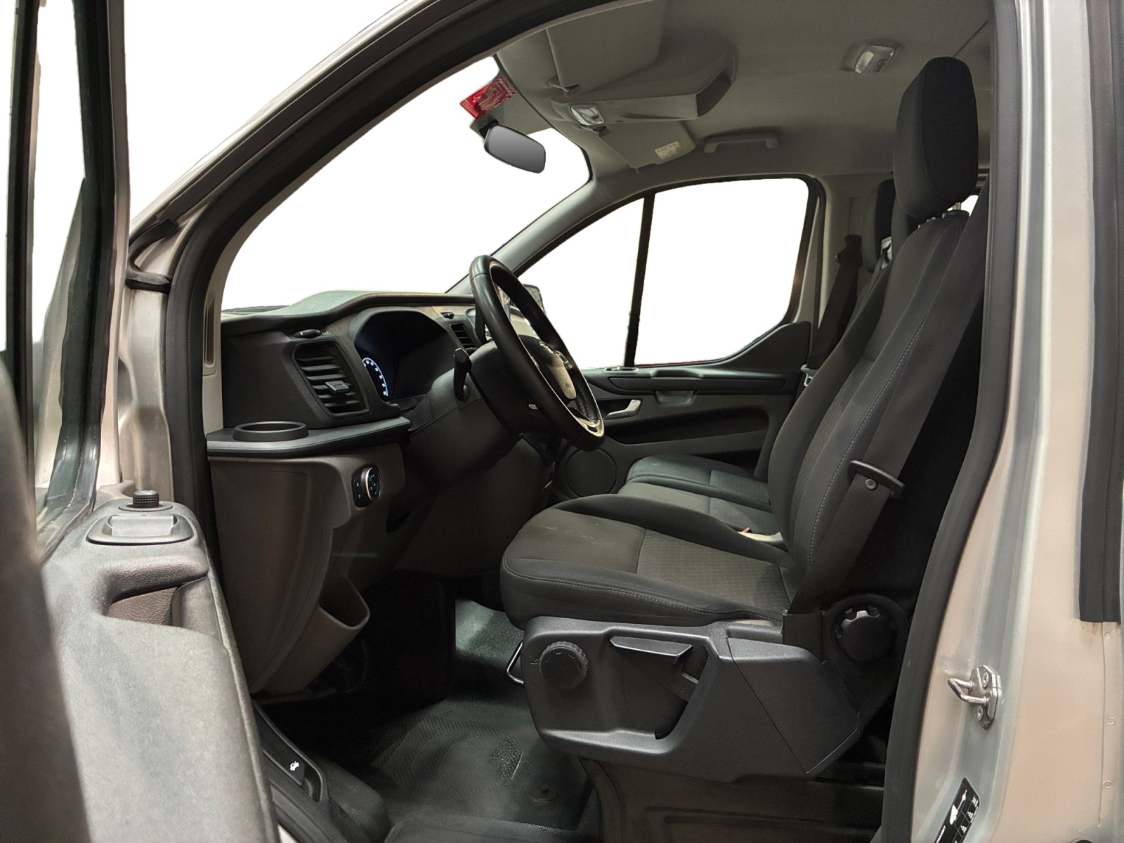 FORD TRANSIT Custom KOMBI 320 L2H1 2.0 EcoBlue 130 Trend Business 9pl 2023