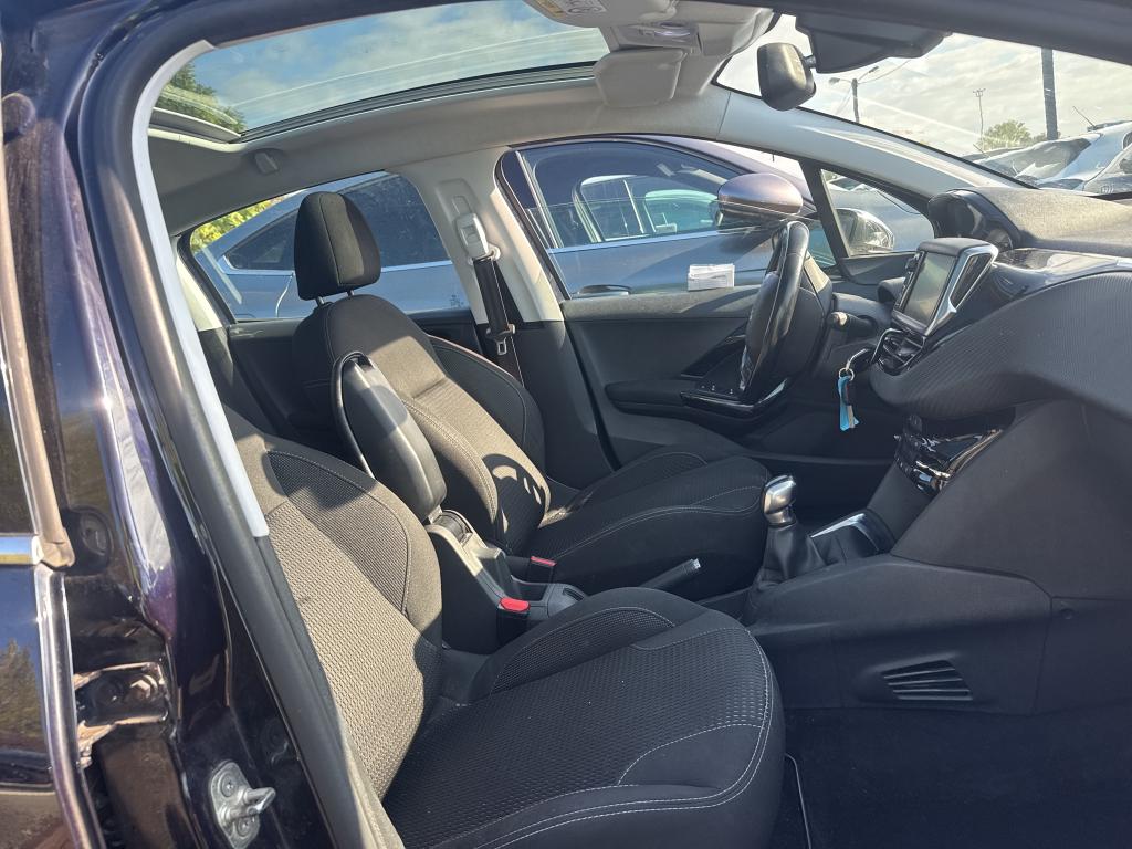 PEUGEOT 208 1.6 BlueHDi 100ch S&S BVM5 Business Pack 2015