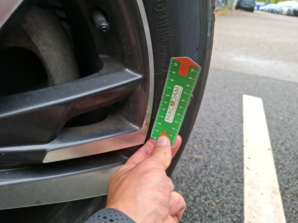 PEUGEOT 3008 Hybrid 225 e-EAT8 Allure 2022