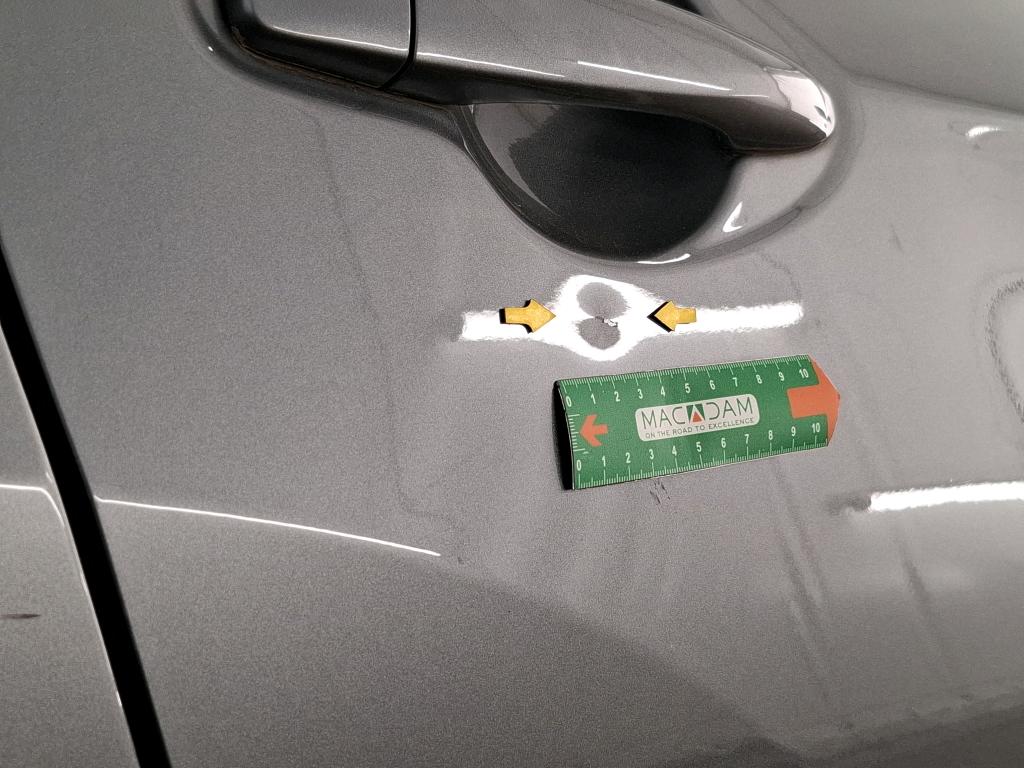 NISSAN  2018