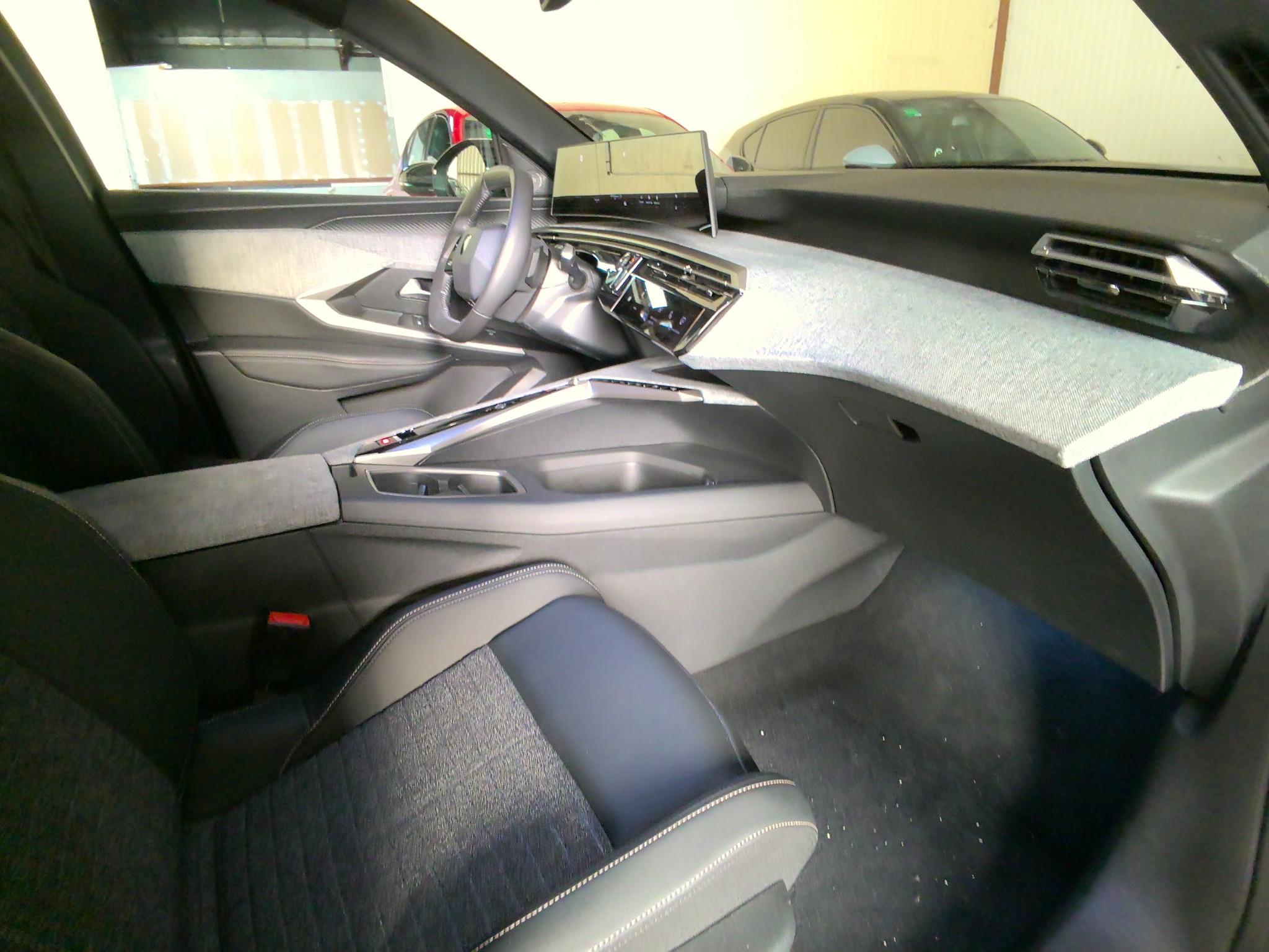 PEUGEOT 5008 Hybrid 145 ch e-DCS6 Allure 7 pl 2025