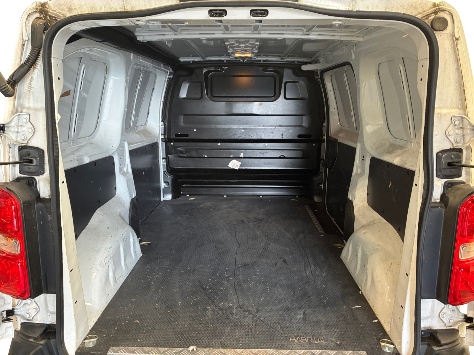 PEUGEOT EXPERT FOURGON FGN TOLE STANDARD 1.5 BLUEHDI 120 S&S BVM6 PREMIUM 2020