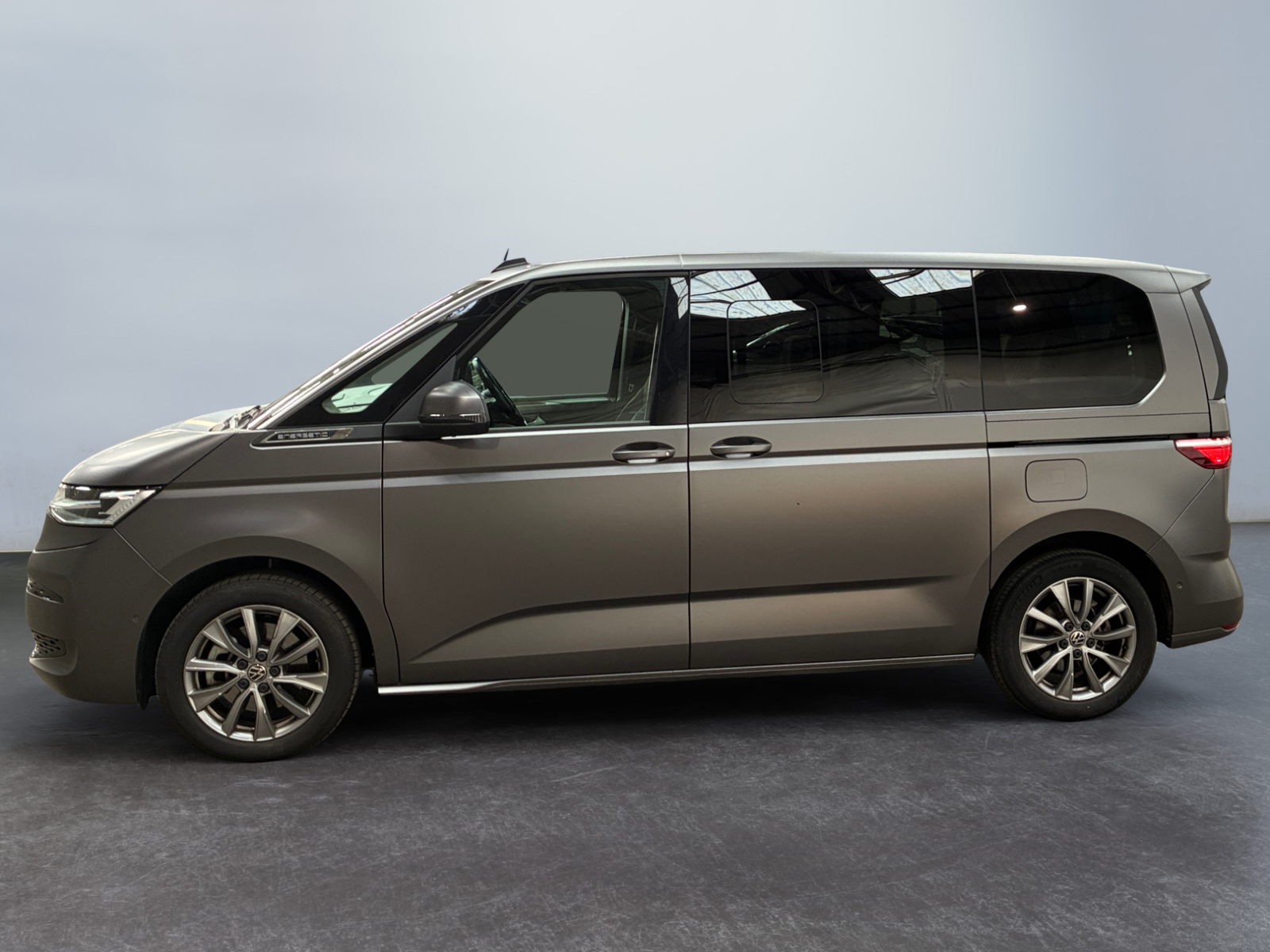 VOLKSWAGEN Multivan Court 1.4 eHybrid 218 DSG6 Energetic 7pl 2022