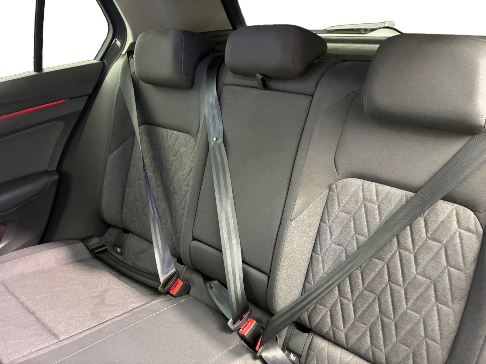 VOLKSWAGEN Golf 2.0 TDI 150 DSG7 VW Edition 2024