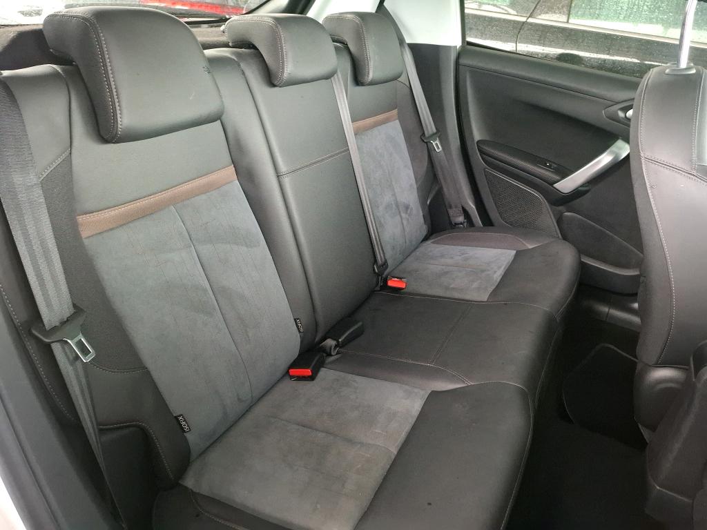 PEUGEOT 208 1.6 BlueHDi 120ch S&S BVM6 Féline 2016