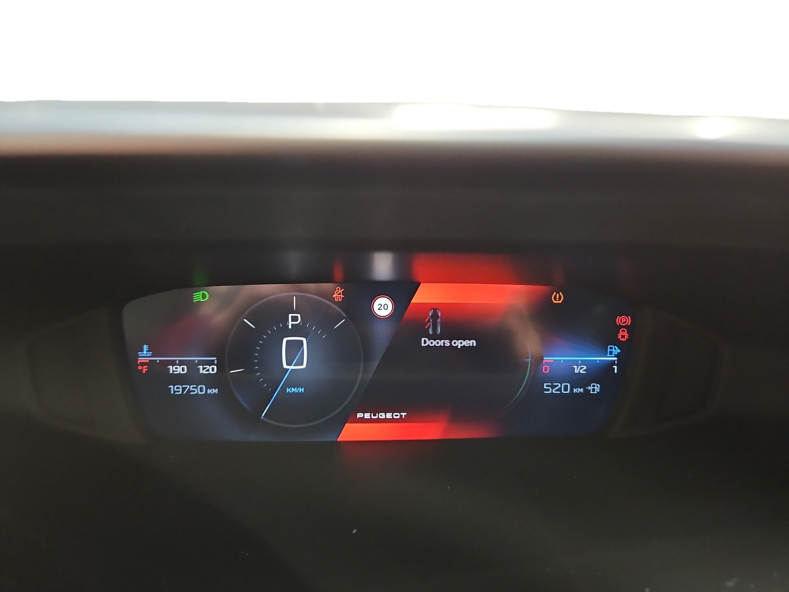 PEUGEOT 308 SW Hybrid 145 e-DCS6 Allure 2025