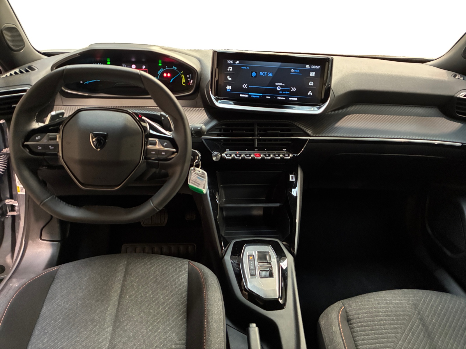 PEUGEOT 2008 hybrid 136 e-DCS6 Style 2025