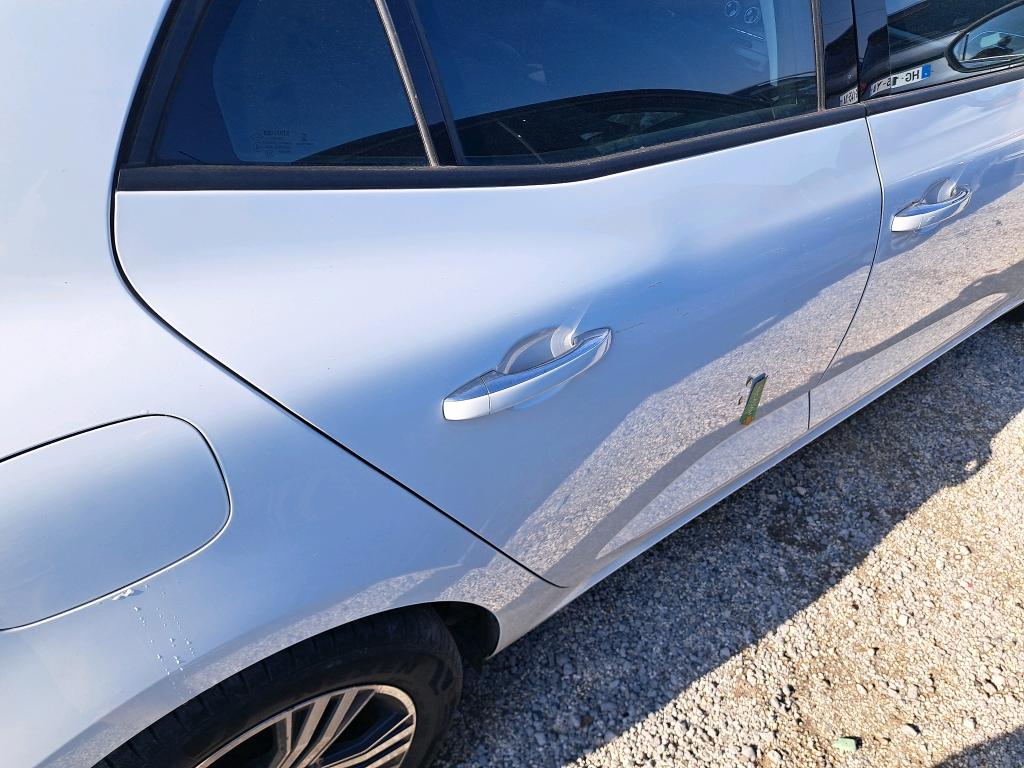 RENAULT MÉGANE MEGANE IV Berline Blue dCi 115 EDC Evolution 2023