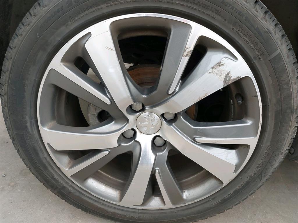 PEUGEOT 2008 1.6 BlueHDi 100ch BVM5 Crossway 2018